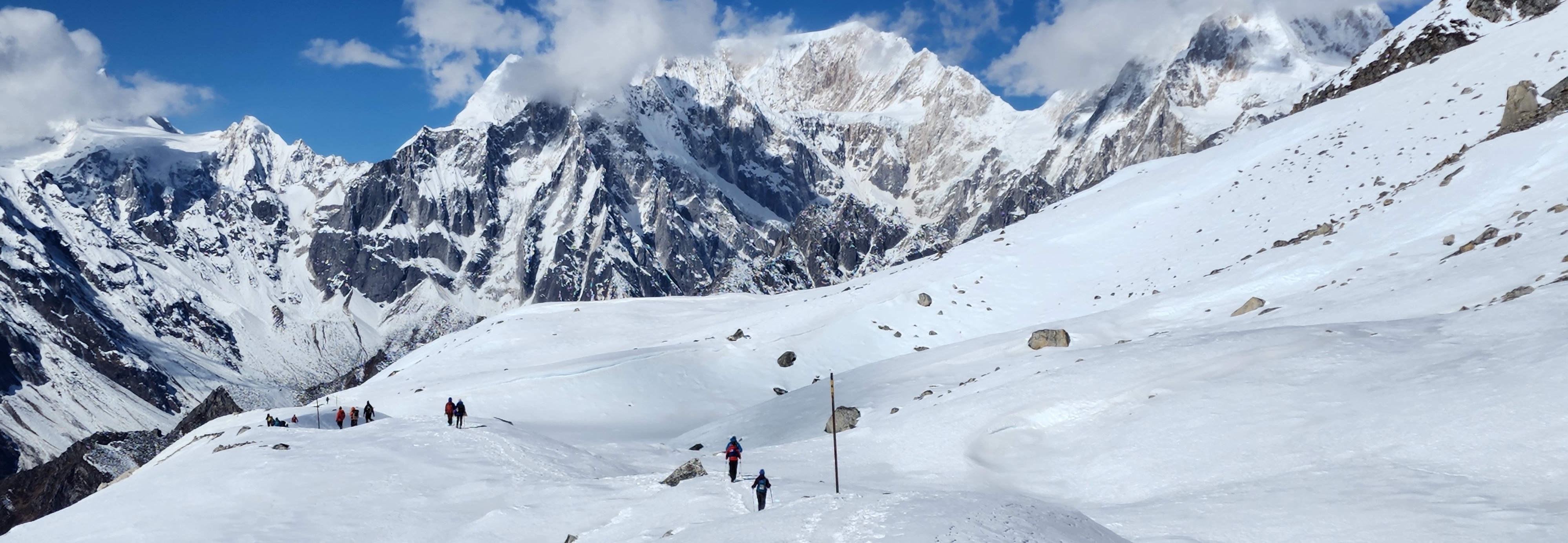 Manaslu trek deals